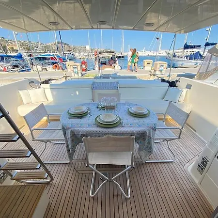 Botel Festival In Barca A *