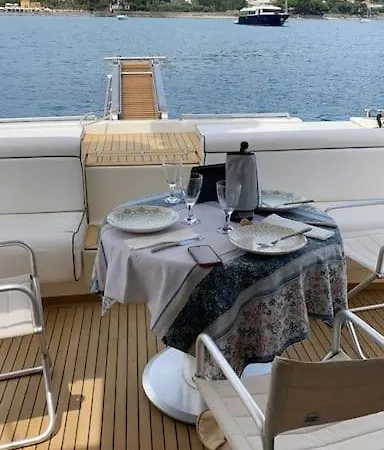 Festival In Barca A Botel Sanremo